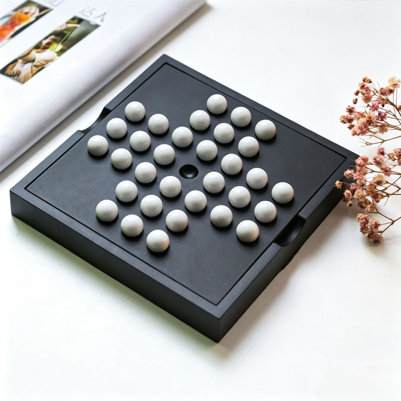 ヨーロッパクラシックシングルチェスペグソリティア教育用戦略ボ - Party Games Kids And Adults のレビューと価格